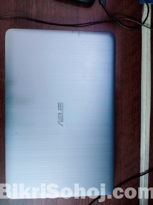 Asus Laptop X541U core i3 6 Gen 4 GB Ram 1TB HDD